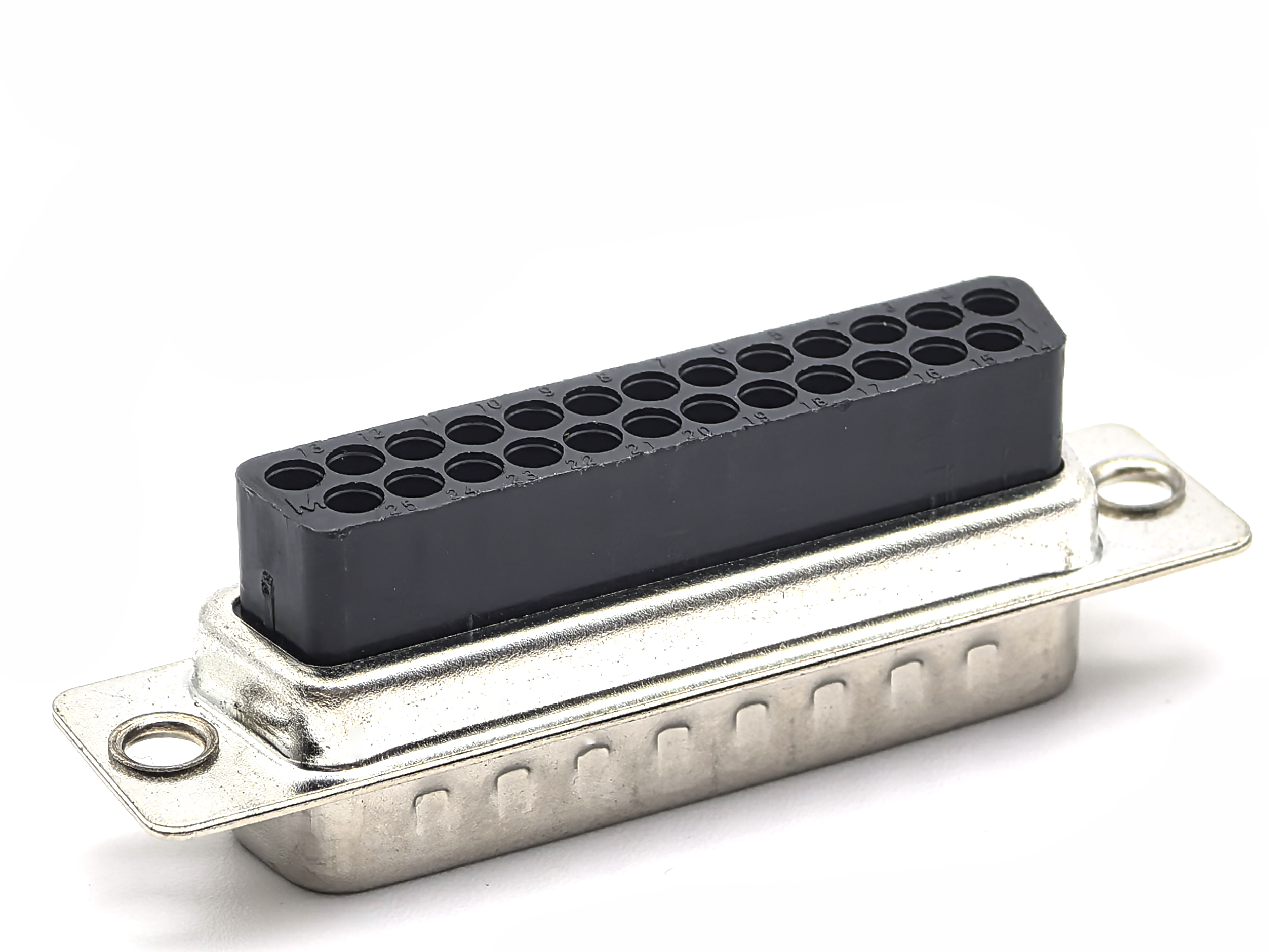 D-SUB打端式连接器：可靠连接的关键工程师